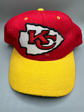 Load image into Gallery viewer, Vintage Kansas City Chiefs Snapback Nonbama
