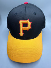 Load image into Gallery viewer, Pittsburgh Pirates Two Tone Snapback Nonbama
