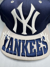 Load image into Gallery viewer, Vintage New York Yankees Spellout SnapBack Nonbama
