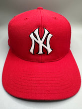 Load image into Gallery viewer, Vintage New York Yankees Snapback Nonbama
