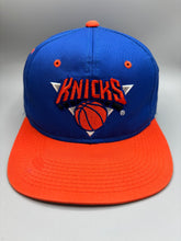 Load image into Gallery viewer, Vintage New York Knicks G Cap Snapback Nonbama
