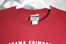 Load image into Gallery viewer, Vintage Alabama X Red Oak Graphic T-Shirt Medium
