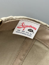 Load image into Gallery viewer, Vintage Alabama X Signatures Two Tone Snapback Hat
