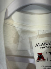 Load image into Gallery viewer, Vintage Alabama White Graphic T-Shirt Medium

