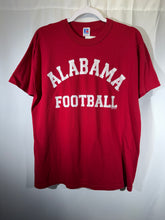 Load image into Gallery viewer, 1980s Vintage Alabama Football X Russell Crimson T-Shirt Medium
