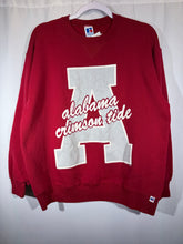 Load image into Gallery viewer, Vintage Alabama X Russell Crimson Graphic Crewneck Sweatshirt Large
