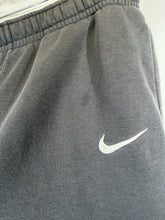 Load image into Gallery viewer, Nike X Alabama Team Issued Grey Sweatpants Medium
