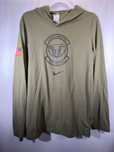 Load image into Gallery viewer, Nike X Alabama Team Issued Olive Lightweight W Hood Small

