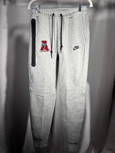 Load image into Gallery viewer, Nike Tech X Alabama Team Issued Sweatpants Small
