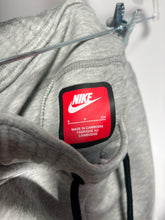 Load image into Gallery viewer, Nike Tech X Alabama Team Issued Sweatpants Small
