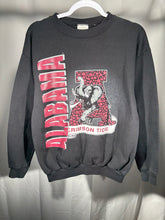 Load image into Gallery viewer, Vintage Alabama X TnT Black Graphic Crewneck Sweatshirt Small
