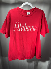 Load image into Gallery viewer, Vintage Alabama Spellout Delta Crimson T-Shirt Medium
