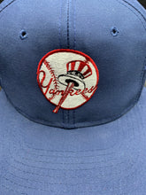 Load image into Gallery viewer, Vintage New York Yankees Snapback Hat
